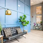 Luxury 4Beds 3Baths 2Balcony Penthouse 542Blvd