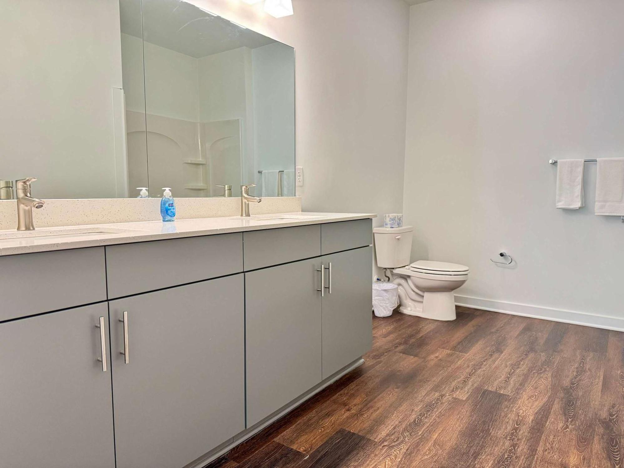 Luxury 4beds 3baths 2balcony Penthouse 542blvd *